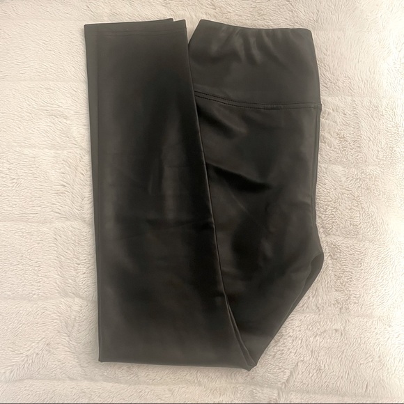 RW&CO Faux Leather Leggings - Picture 3 of 7